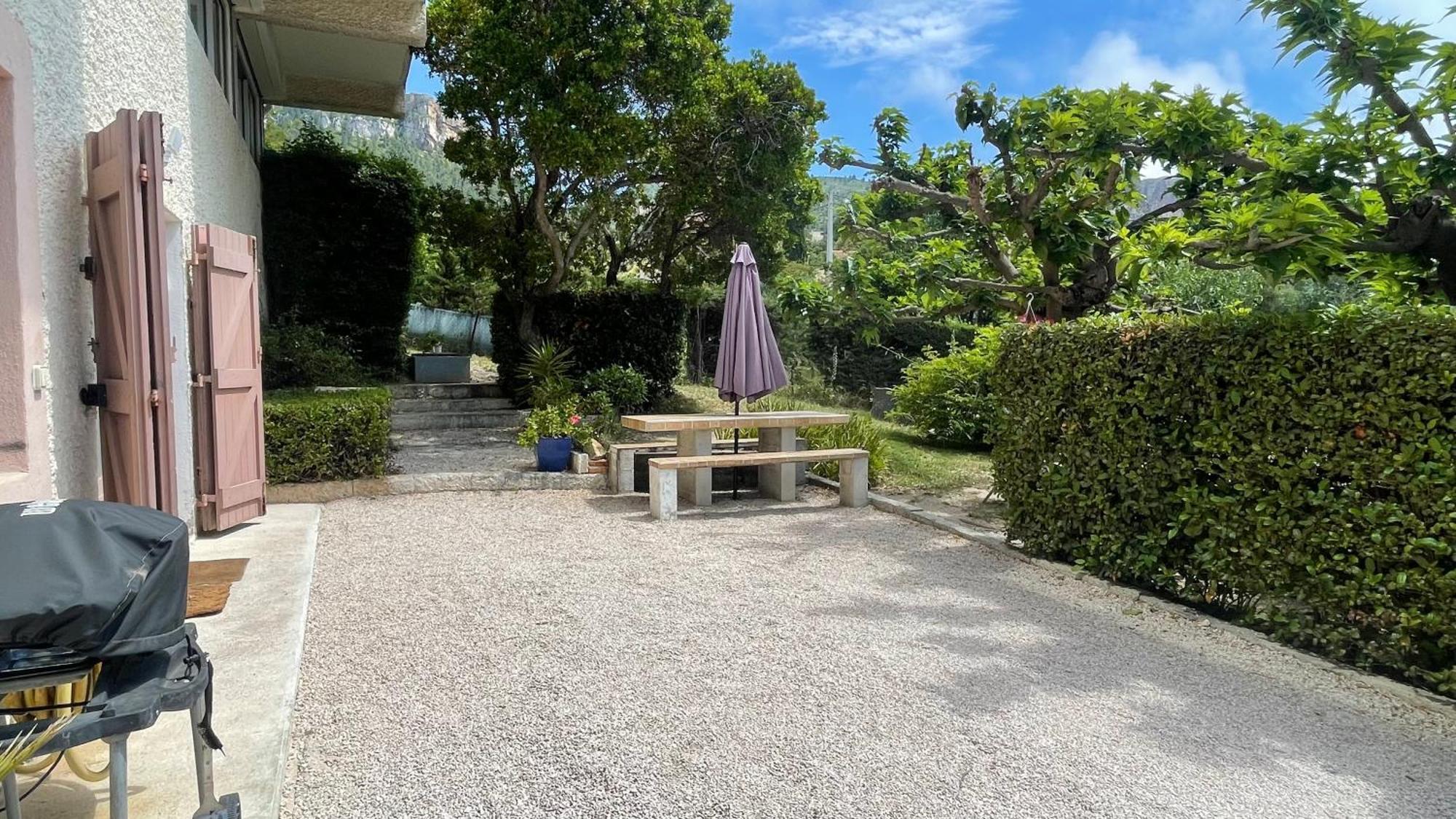 Large Private Garden, Quiet 2-Bedroom Apartment, Air Conditioning, Wifi, Parking Каси Экстерьер фото