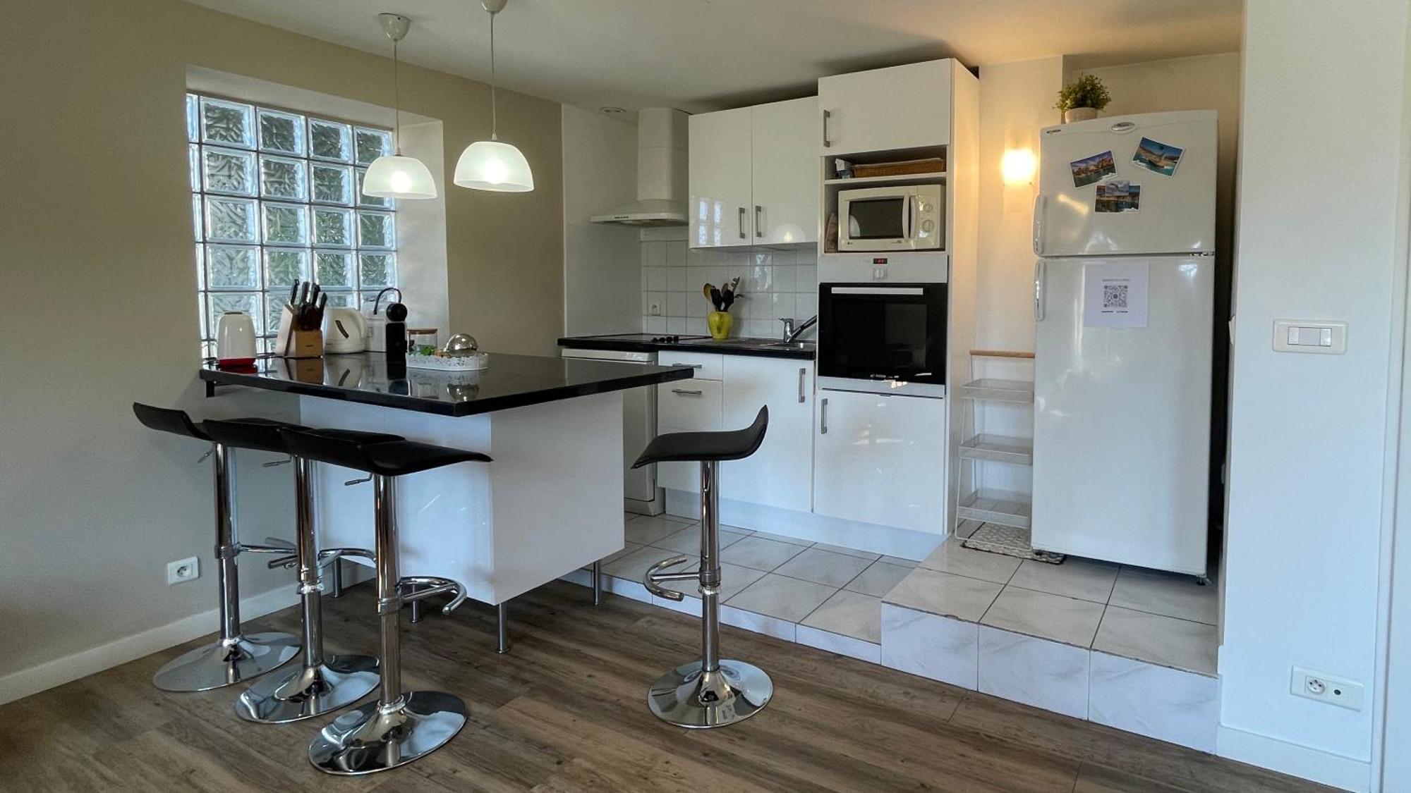 Large Private Garden, Quiet 2-Bedroom Apartment, Air Conditioning, Wifi, Parking Каси Экстерьер фото