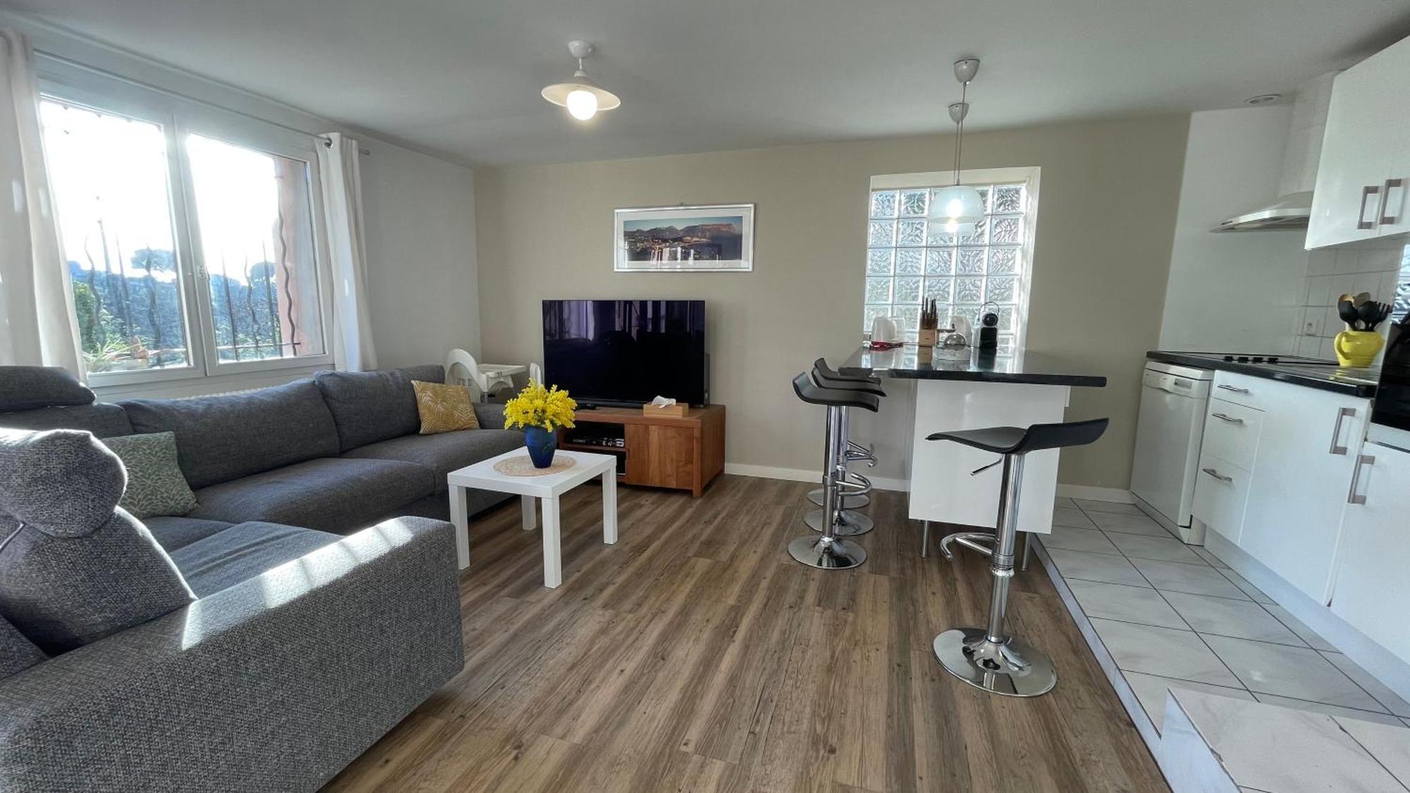 Large Private Garden, Quiet 2-Bedroom Apartment, Air Conditioning, Wifi, Parking Каси Экстерьер фото