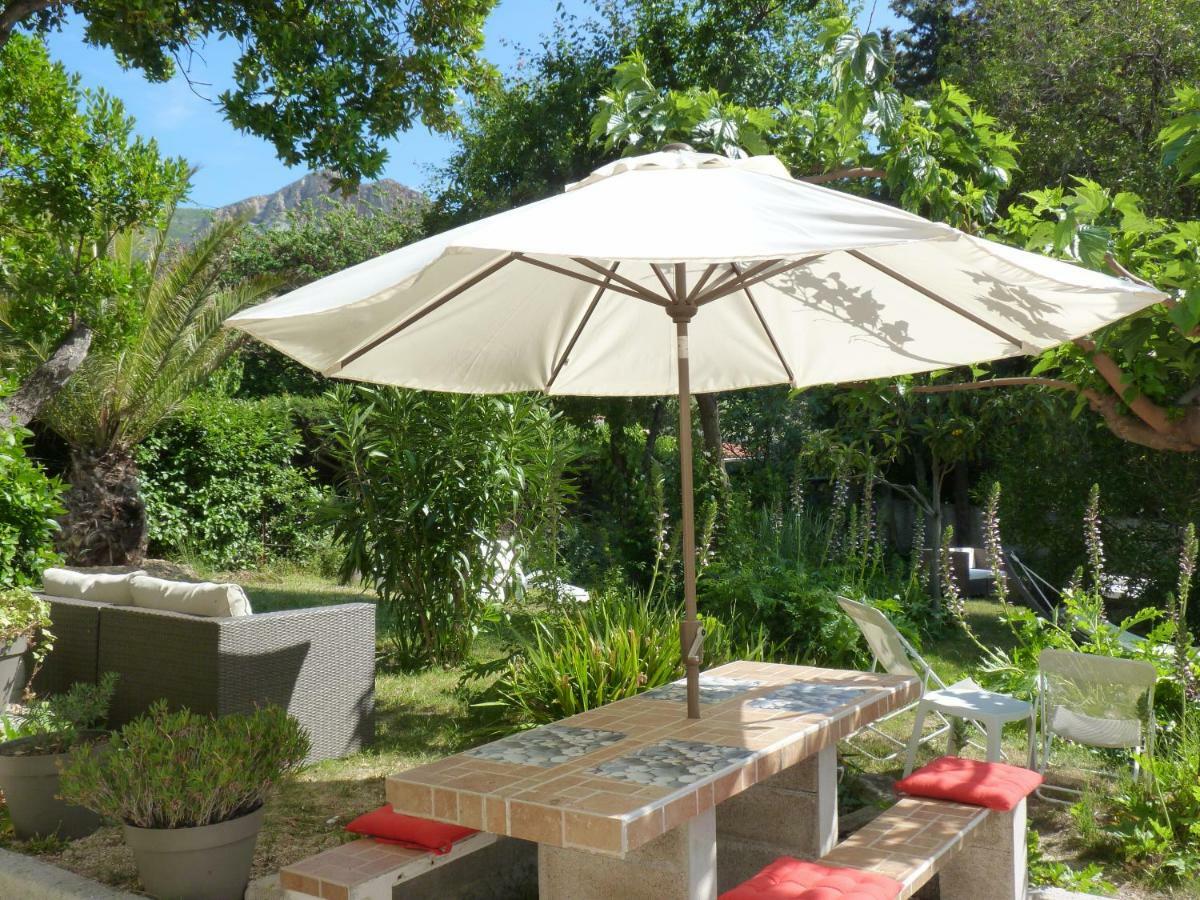 Large Private Garden, Quiet 2-Bedroom Apartment, Air Conditioning, Wifi, Parking Каси Экстерьер фото